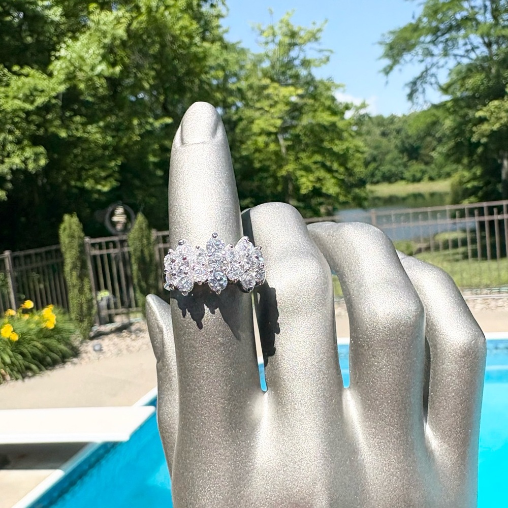 Elegant Silver Tone Cluster Lab Created Diamonds Stones Dinner Cocktail Ring